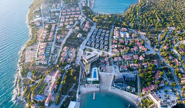 RH 332 - Hotel resort with direct sea view in Izmir