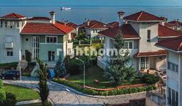 RH 90- Villas for sale at west wall marina project istanbul