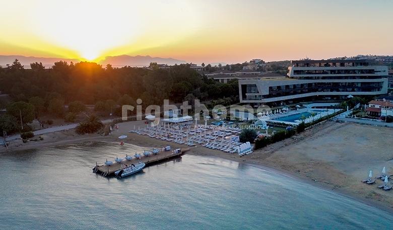 RH 332 - Hotel resort with direct sea view in Izmir